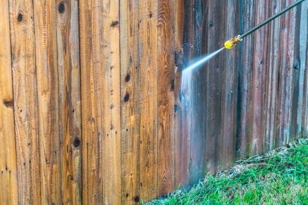 Fence Washing in Santa Cruz
