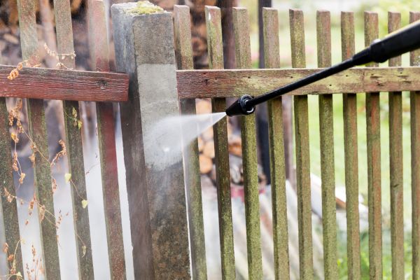 Fence Dirt Removal in Santa Cruz